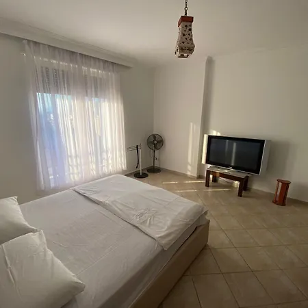 Itan 4 * טיראנה